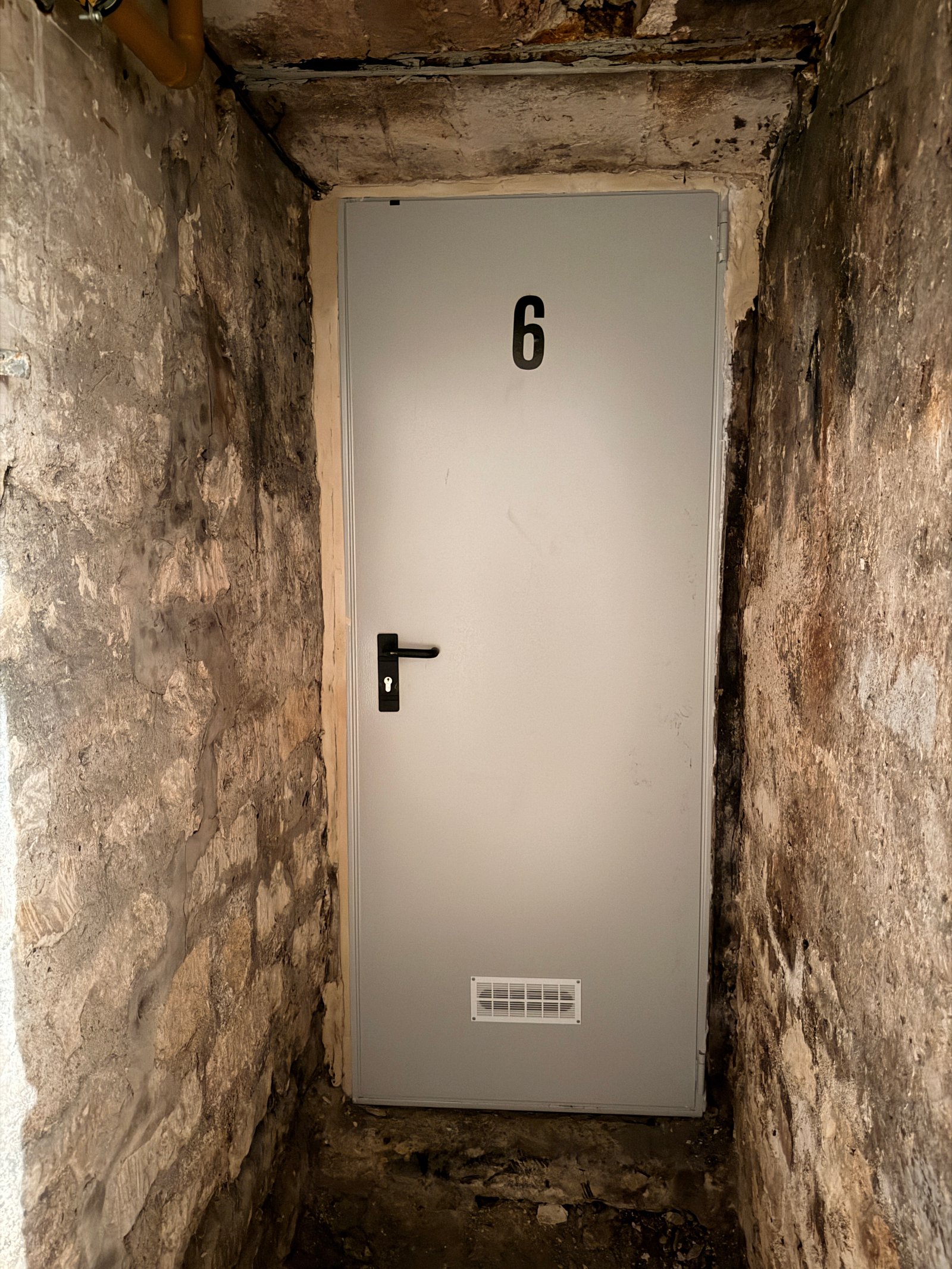 Cave à louer - bat A porte 6 - paris 18 / montmartre - au pied du sacré-cœur - saine et sécurisée à Paris 18e
