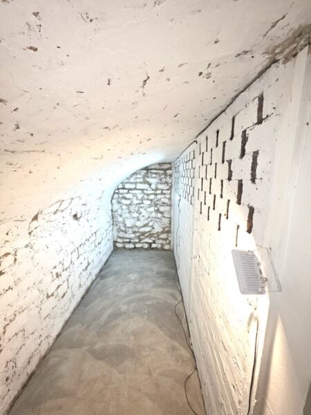 Location Cave 10m² République